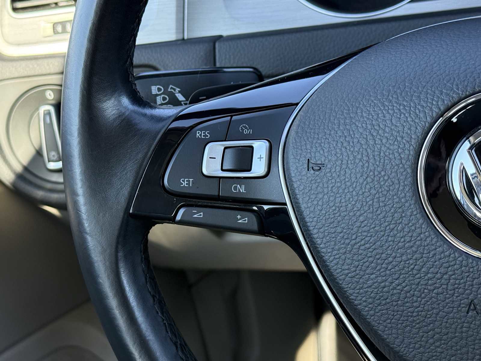 Used 2016 Volkswagen Golf S image 10