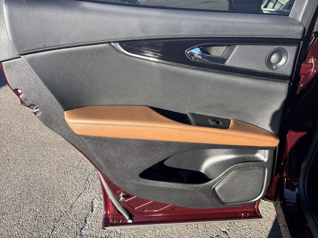 Certified 2021 Lincoln Nautilus Reserve w/ Cargo Utility Package image 11