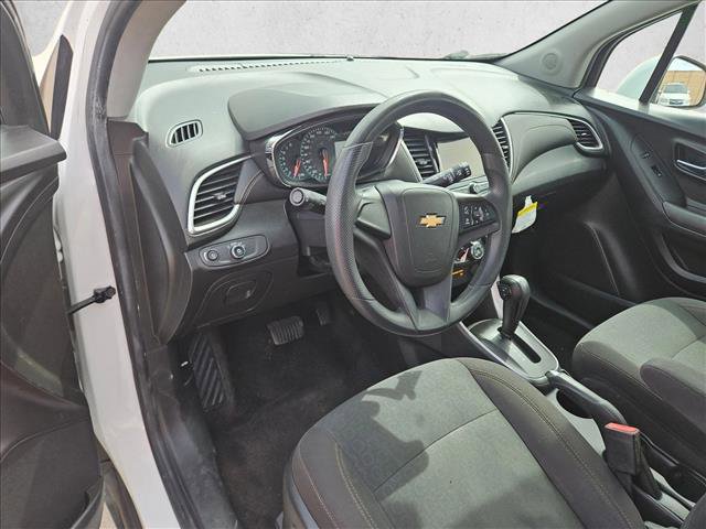 Used 2018 Chevrolet Trax LS image 14