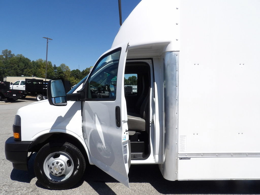 Used 2021 Chevrolet Express 3500 w/ Power Convenience Package RWD image 13