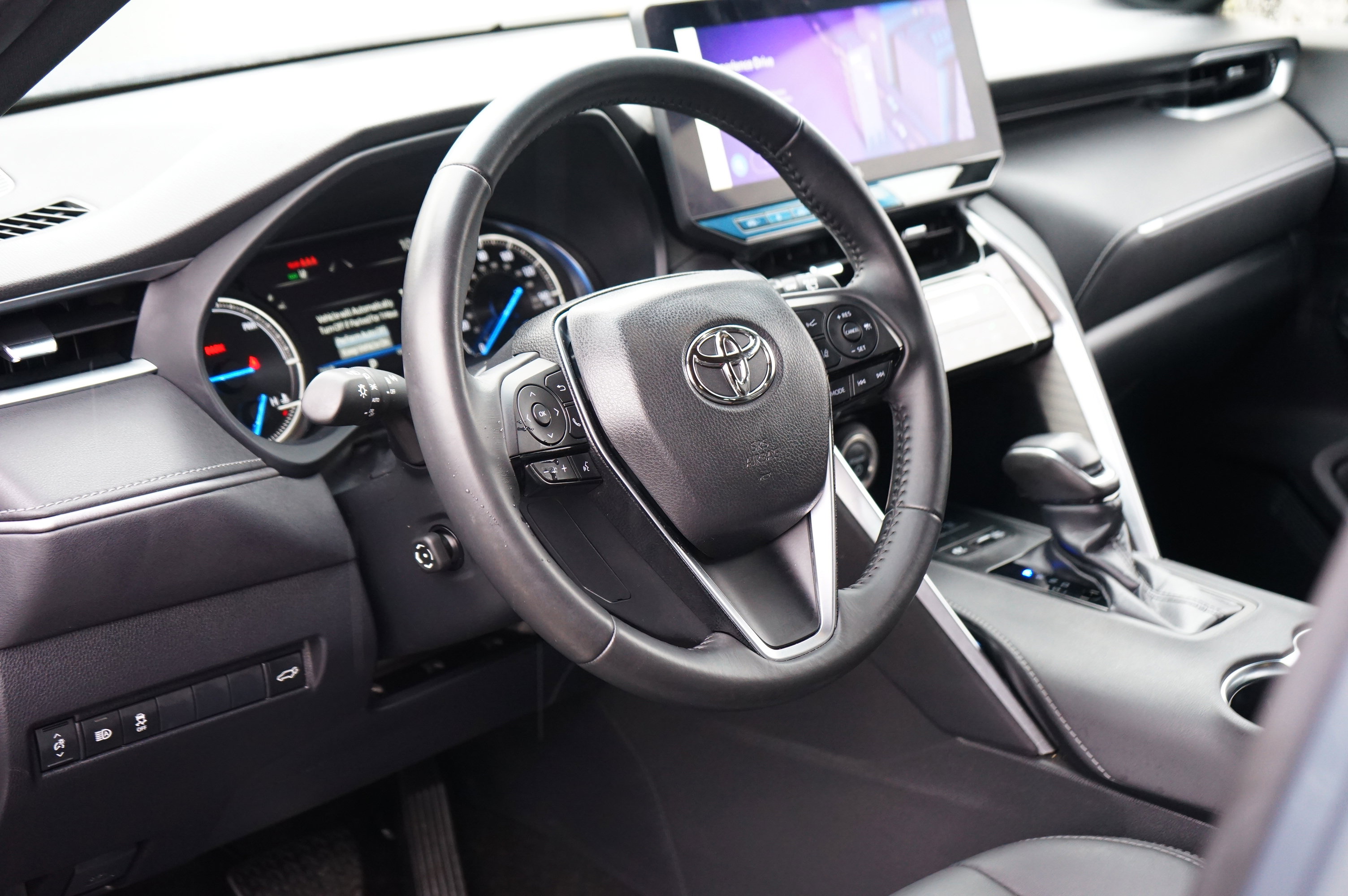 Used 2024 Toyota Venza XLE AWD/4WD image 15