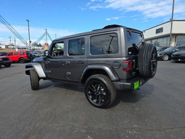 Used 2025 Jeep Wrangler Unlimited Sahara w/ Safety Group AWD/4WD image 5