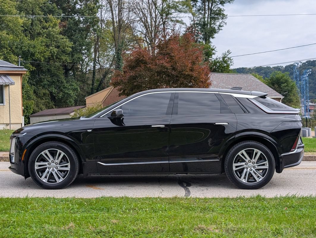 Used 2024 Cadillac Lyriq Tech w/ Driver Assist Package AWD/4WD image 15