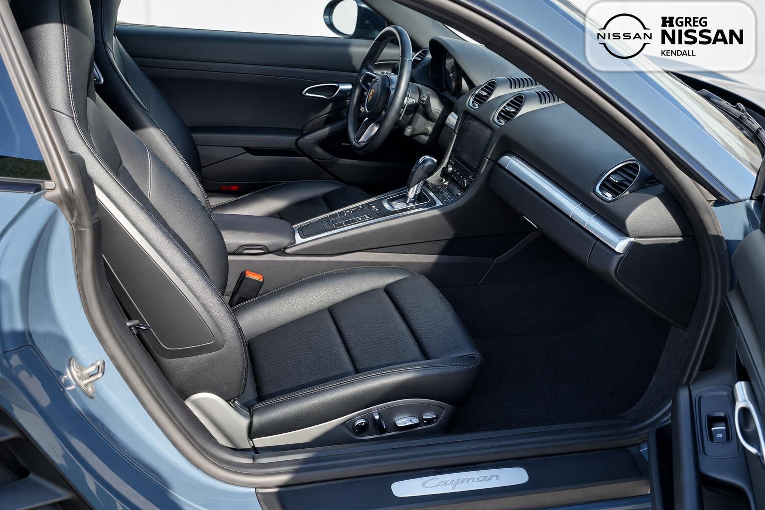 Used 2018 Porsche 718 Cayman RWD image 8