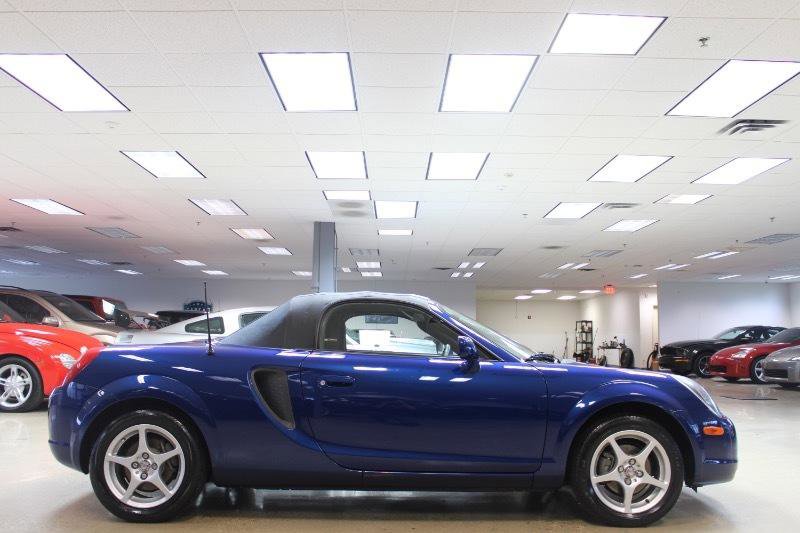 Used 2001 Toyota MR2 RWD image 26