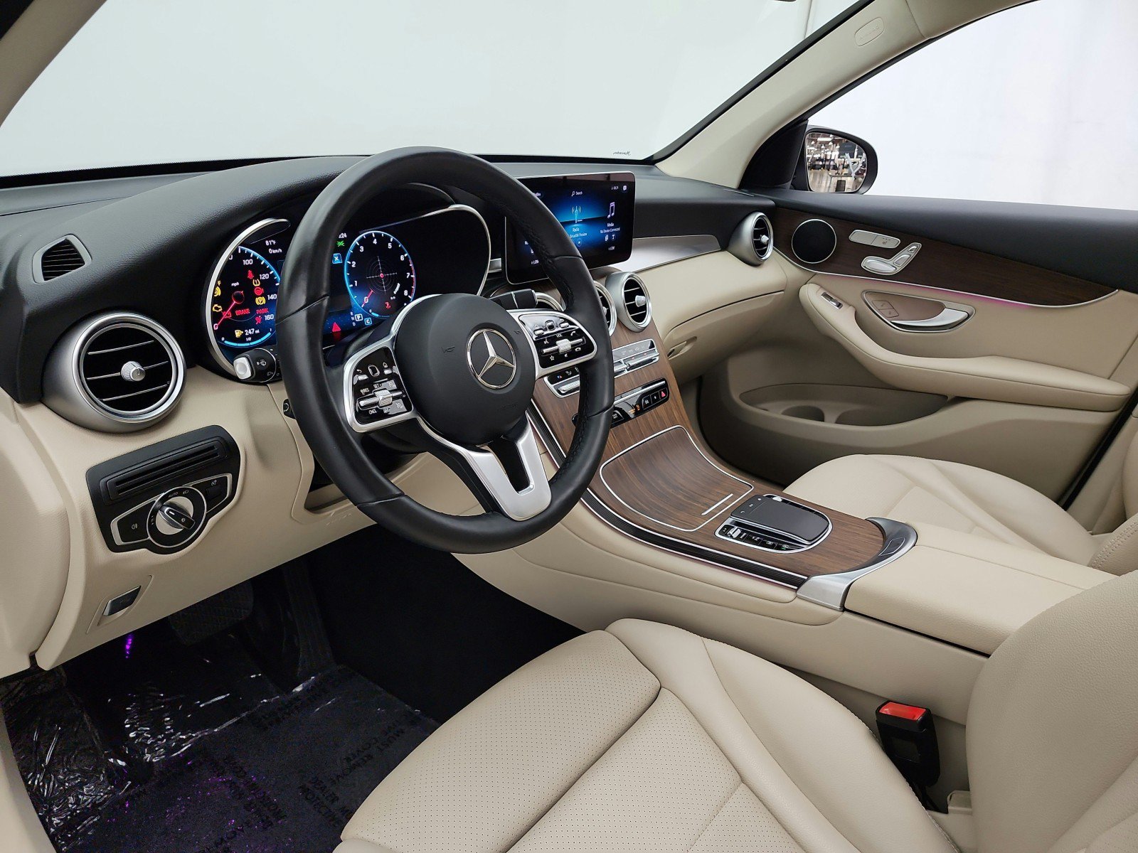 Certified 2022 Mercedes-Benz GLC 300 4MATIC w/ Premium Package Lite image 12