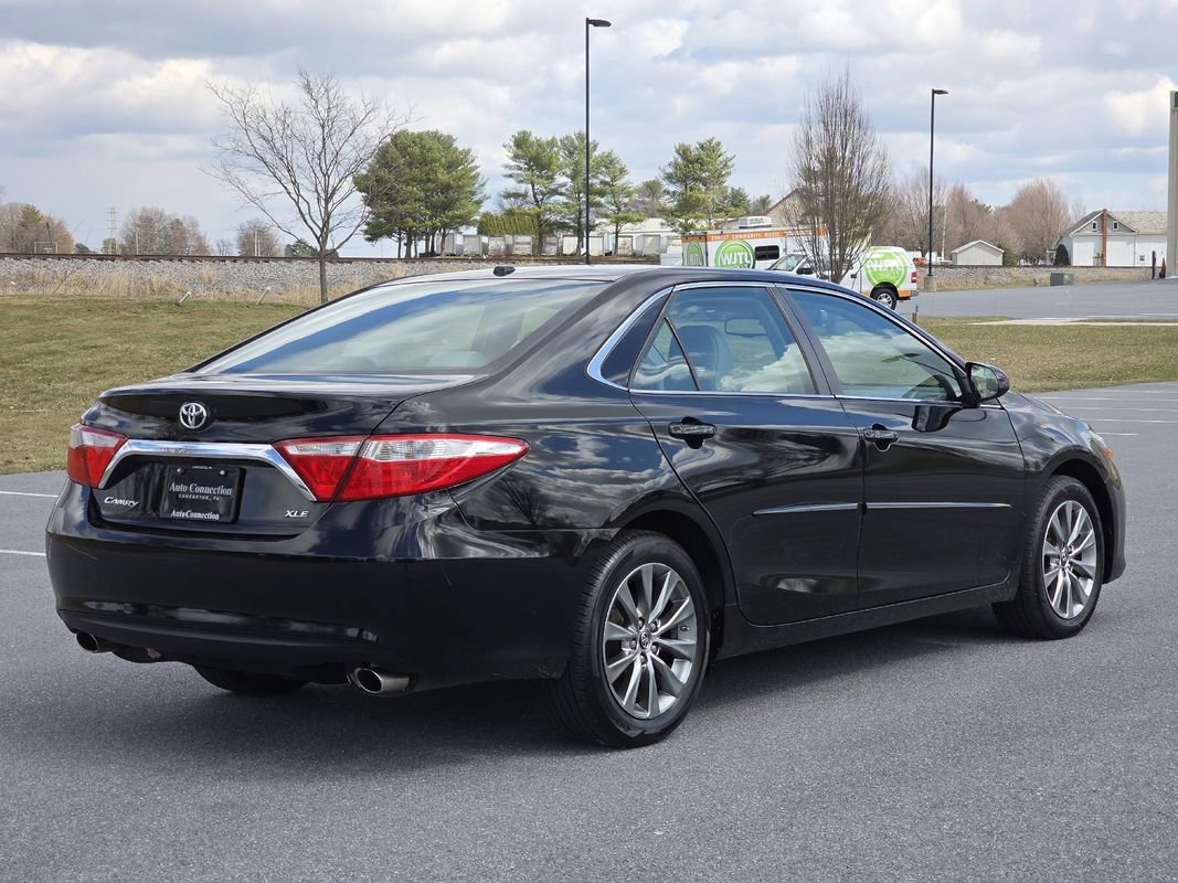 Used 2015 Toyota Camry XLE image 8