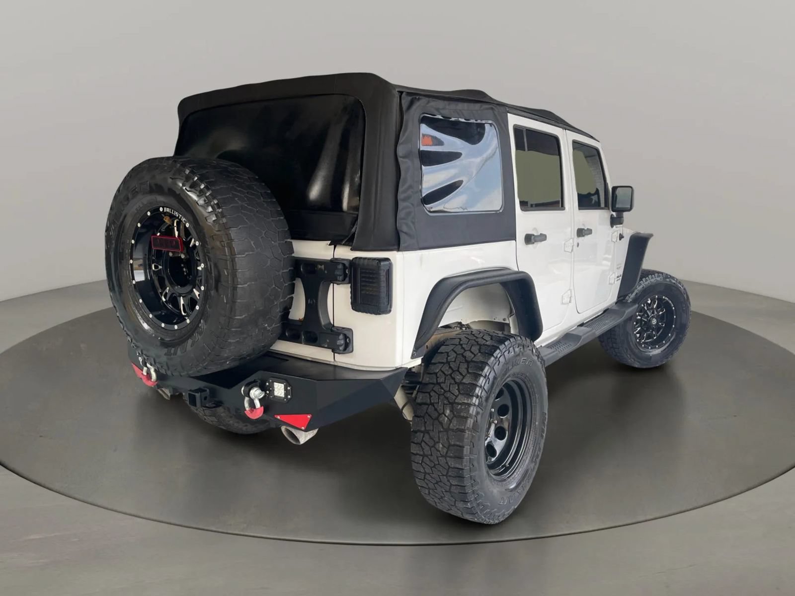 Used 2011 Jeep Wrangler Unlimited Sahara w/ Connectivity Group AWD/4WD image 5