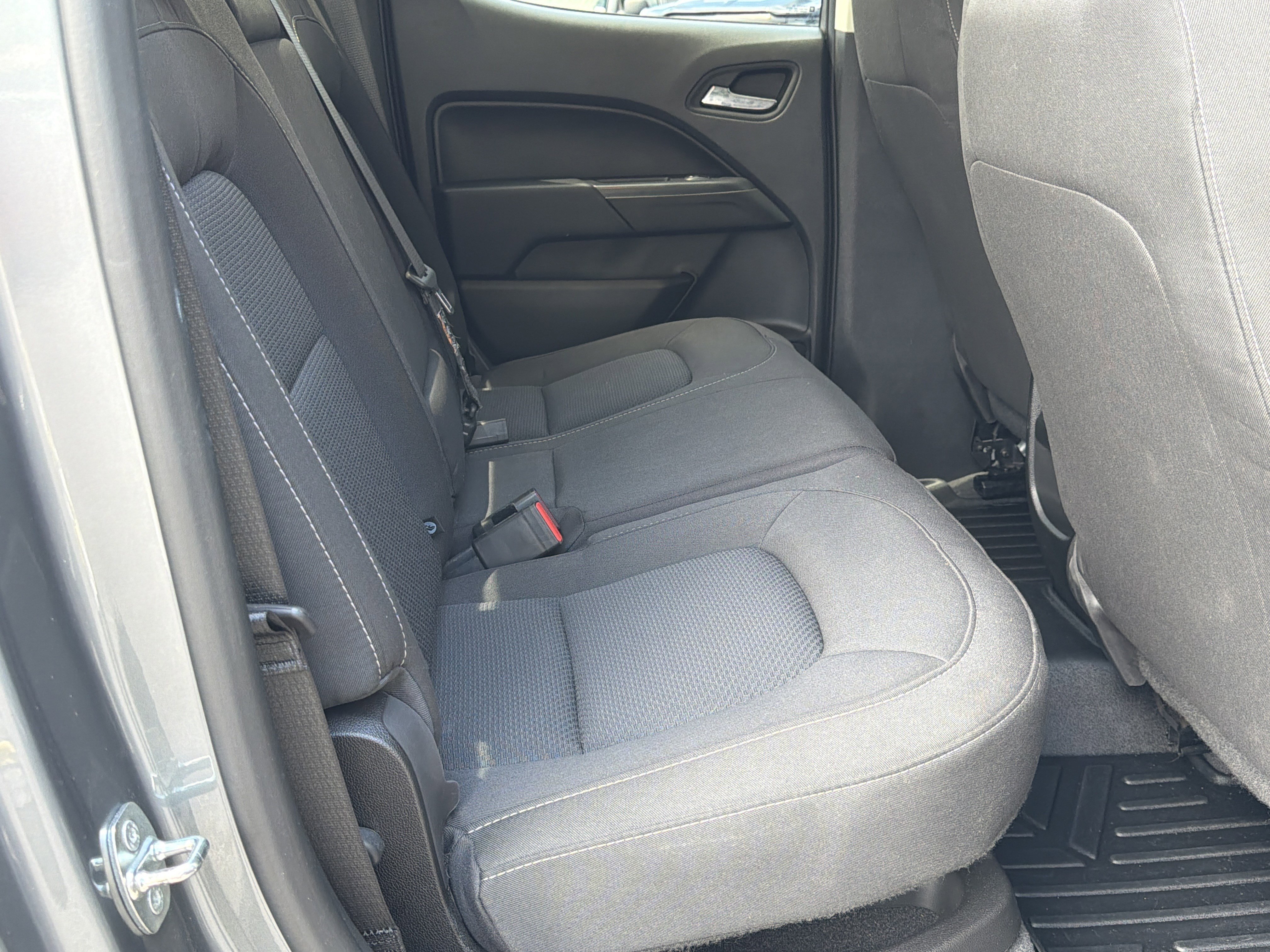 Used 2022 Chevrolet Colorado LT AWD/4WD image 15