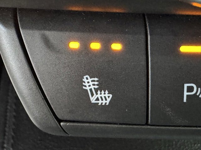 Used 2023 Cadillac XT4 Sport w/ Technology Package image 16