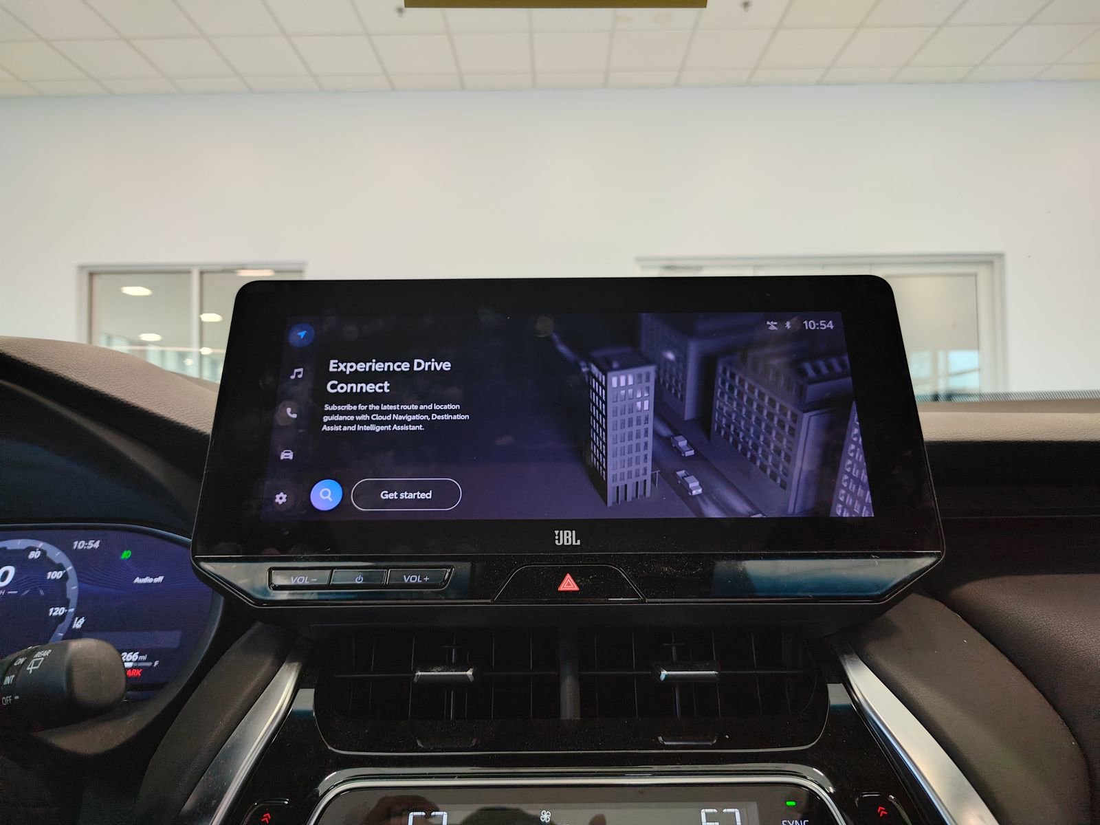 Used 2024 Toyota Venza Limited image 18