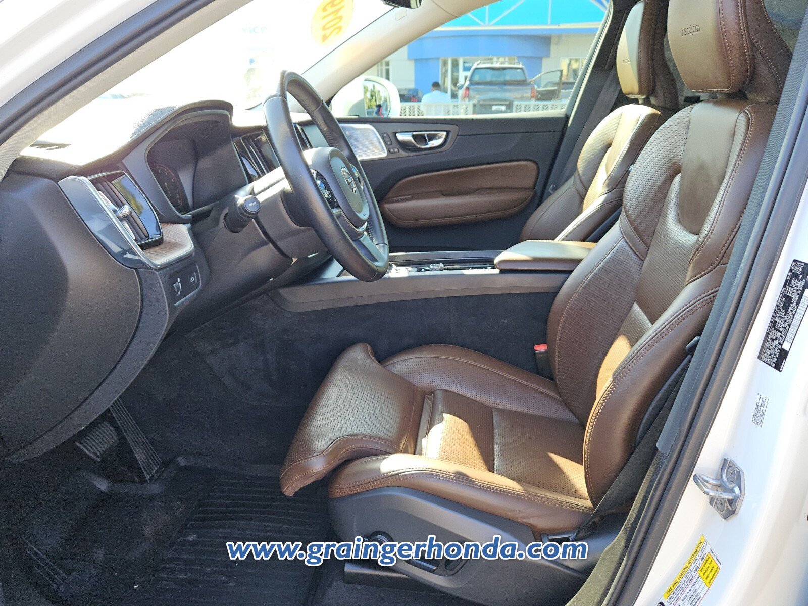 Used 2019 Volvo XC60 T6 Inscription w/ Protection Package Premier AWD/4WD image 10