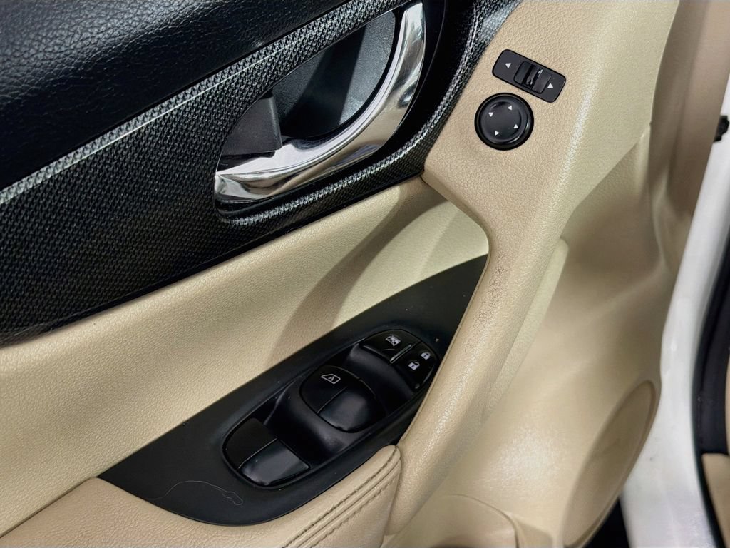 Used 2015 Nissan Rogue SL AWD/4WD image 18