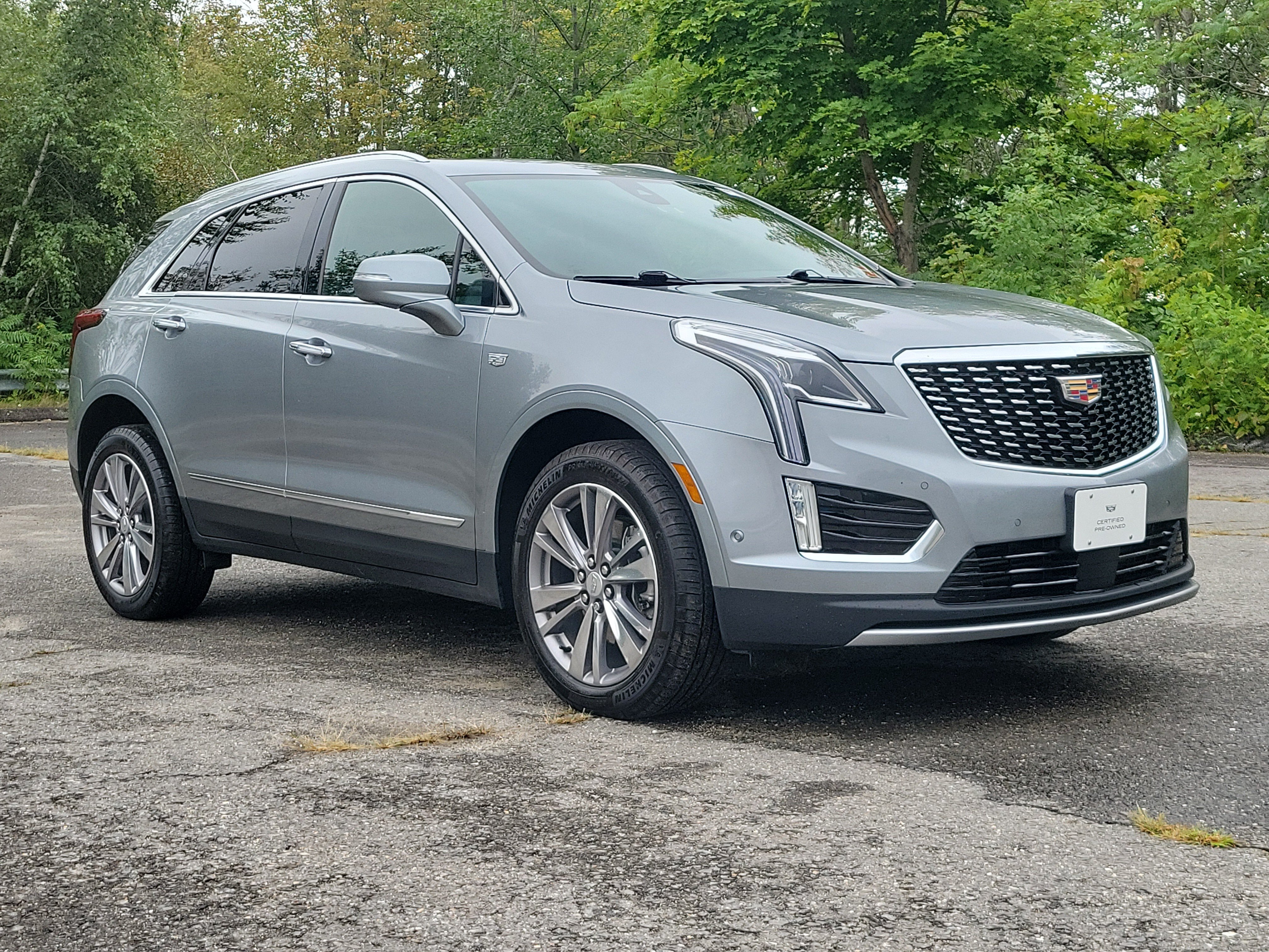 Certified 2025 Cadillac XT5 Premium Luxury w/ Technology Package AWD/4WD image 3