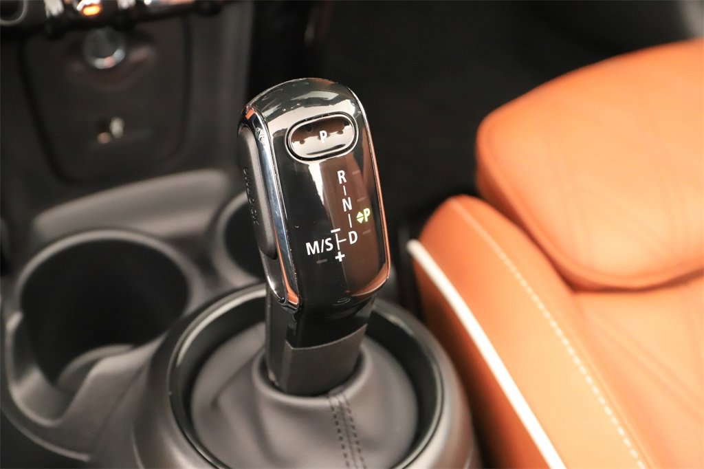 Used 2024 MINI Cooper S w/ Signature Upholstery Package image 28