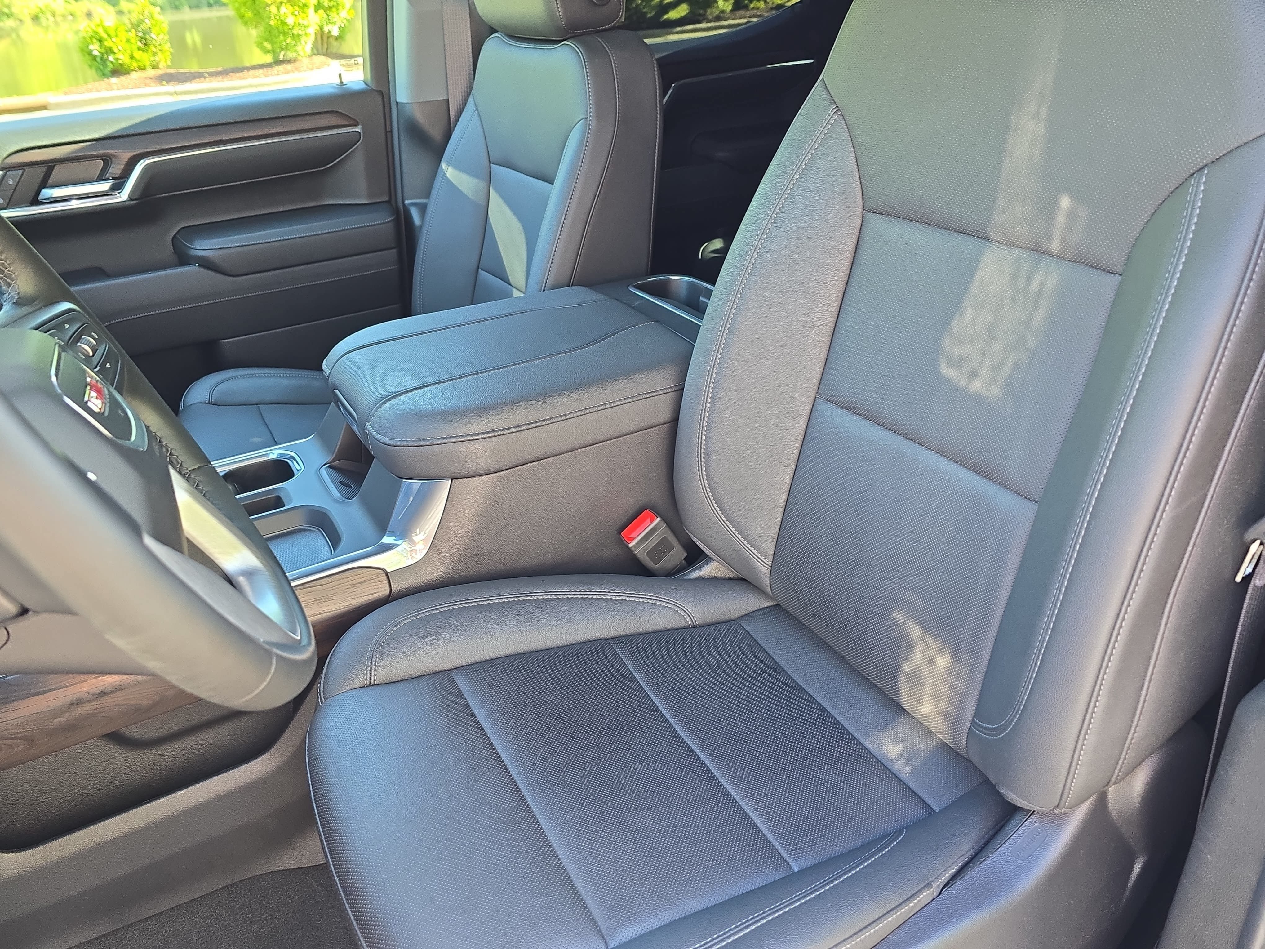 Used 2024 GMC Sierra 1500 SLT w/ SLT Premium Plus Package AWD/4WD image 14