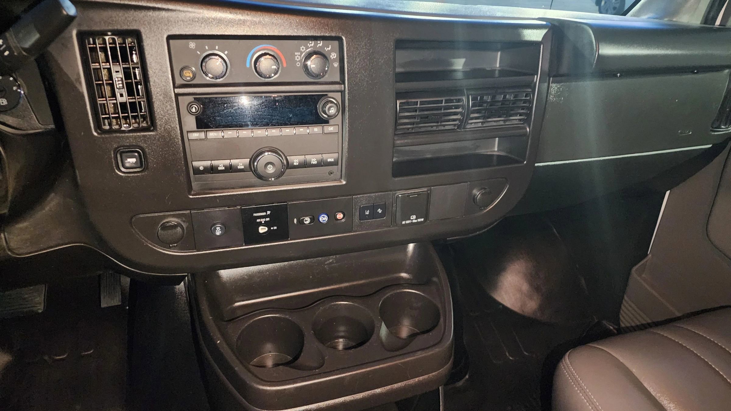 Used 2024 Chevrolet Express 2500 w/ Driver Convenience Package image 22