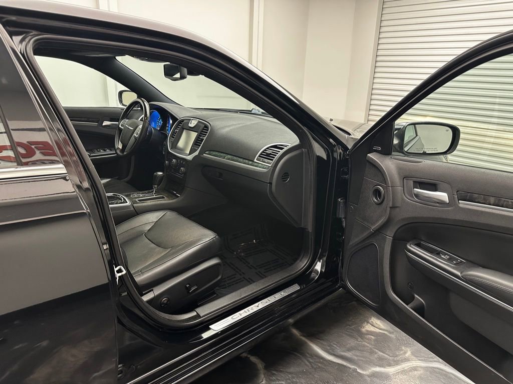 Used 2012 Chrysler 300 C w/ 19-Premium Speaker Group image 8