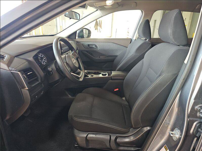 Used 2023 Nissan Rogue S AWD/4WD image 4