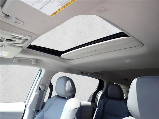 Used 2023 Toyota Sienna XLE w/ XLE Plus Package AWD/4WD image 17