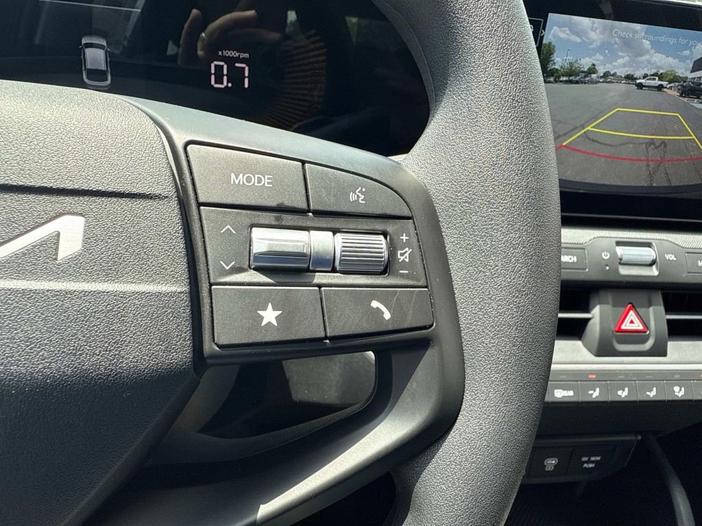 New 2025 Kia K4 LXS image 13