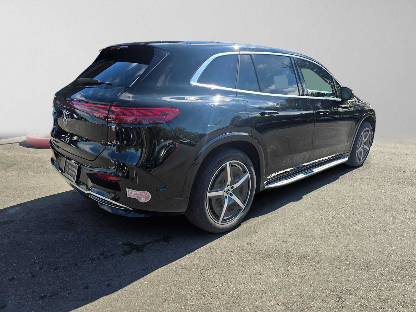 Used 2024 Mercedes-Benz EQS 450+ SUV image 3