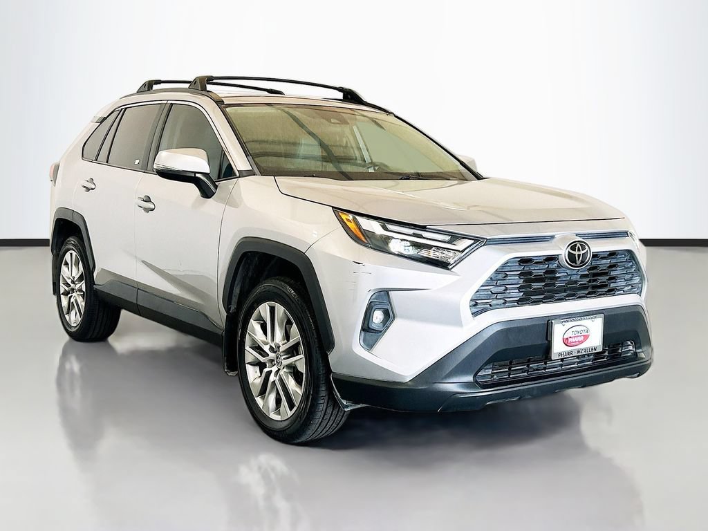 Used 2022 Toyota RAV4 XLE Premium FWD image 3