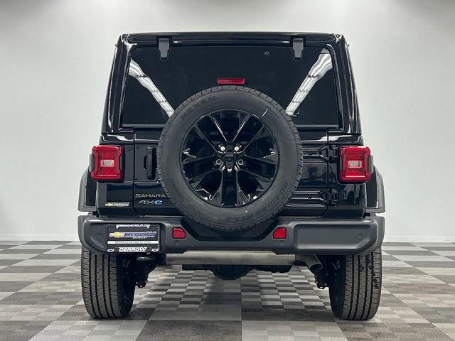 Used 2025 Jeep Wrangler Unlimited Sahara w/ Safety Group image 6