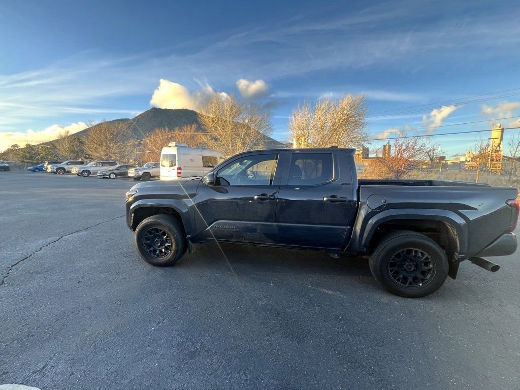 Used 2024 Toyota Tacoma SR5 image 6