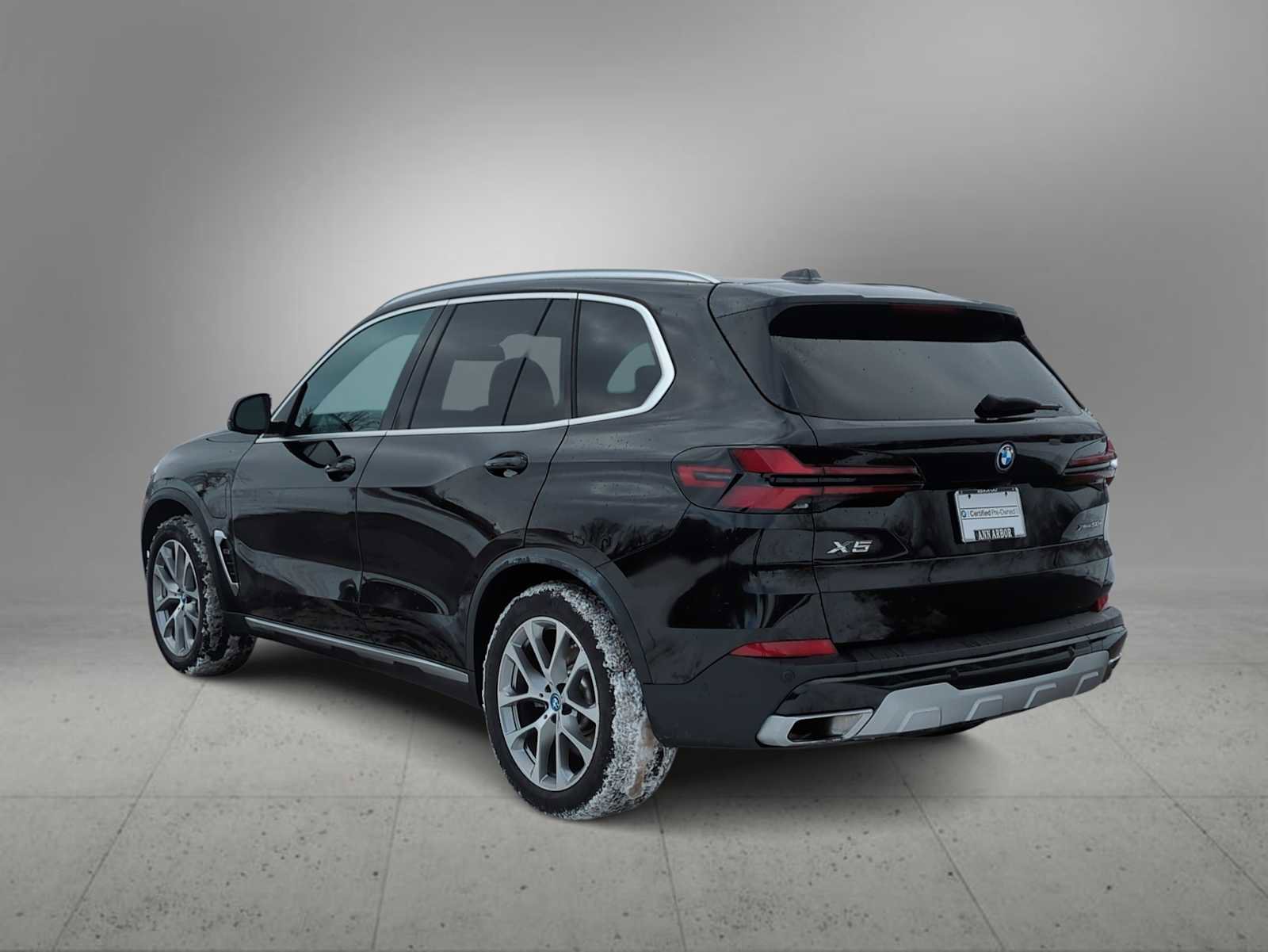 Certified 2024 BMW X5 xDrive50e w/ Premium Package image 6