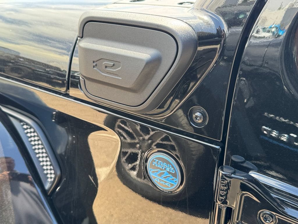 Used 2024 Jeep Wrangler Unlimited AWD/4WD image 8