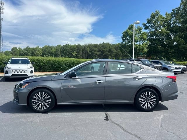 Used 2025 Nissan Altima 2.5 SV FWD image 10