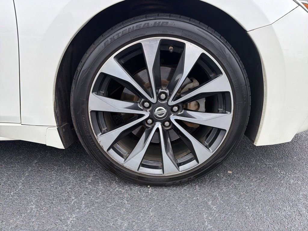 Used 2016 Nissan Maxima SR image 28