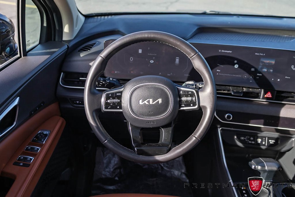 Used 2025 Kia Carnival SX image 2