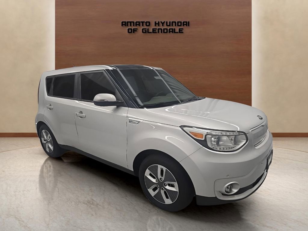 Used 2017 Kia Soul EV + w/ Sun & Fun Package image 8