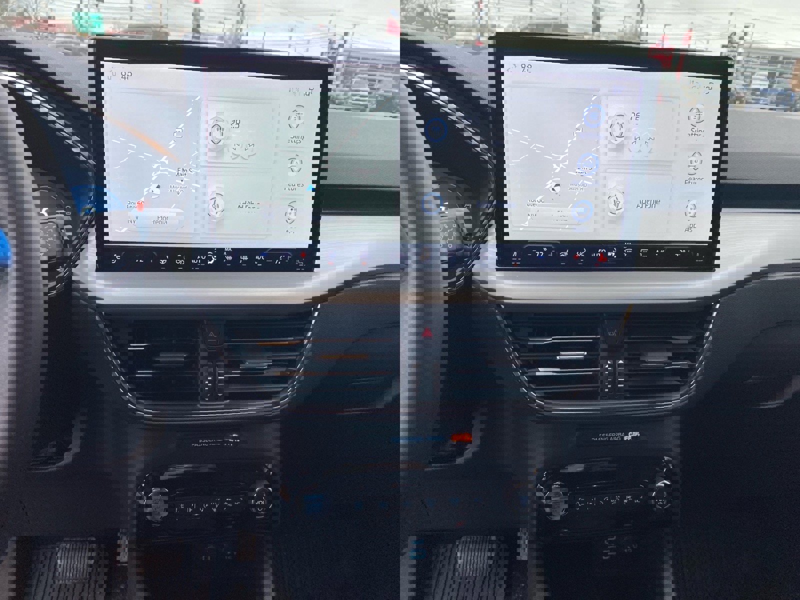 Used 2023 Ford Escape Platinum w/ Premium Technology Package image 9