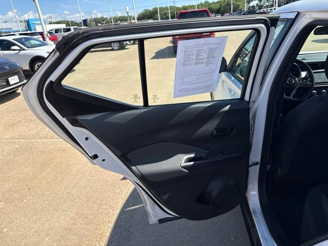 Used 2020 Nissan Kicks S FWD image 10