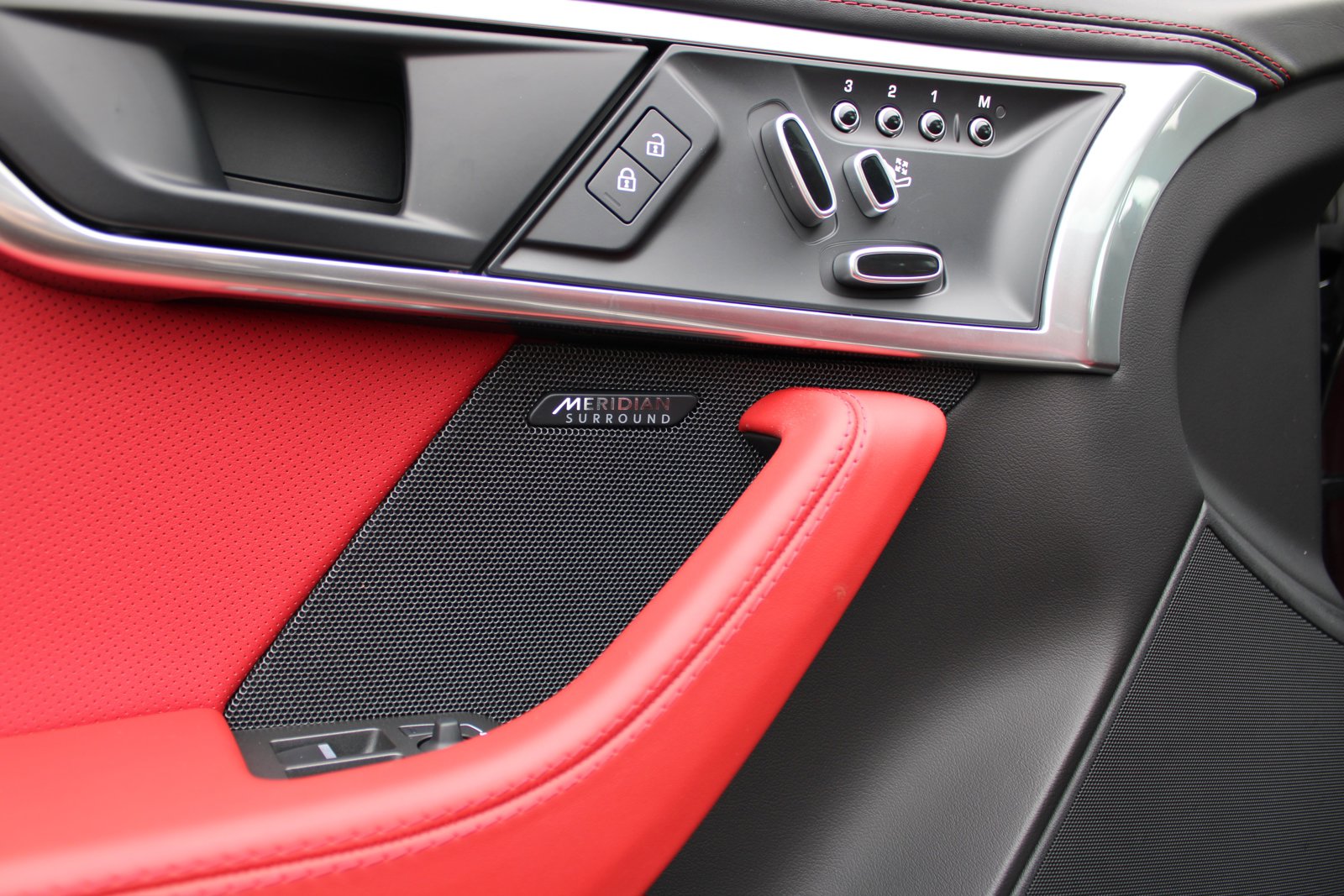 New 2023 Jaguar F-TYPE R-Dynamic image 11