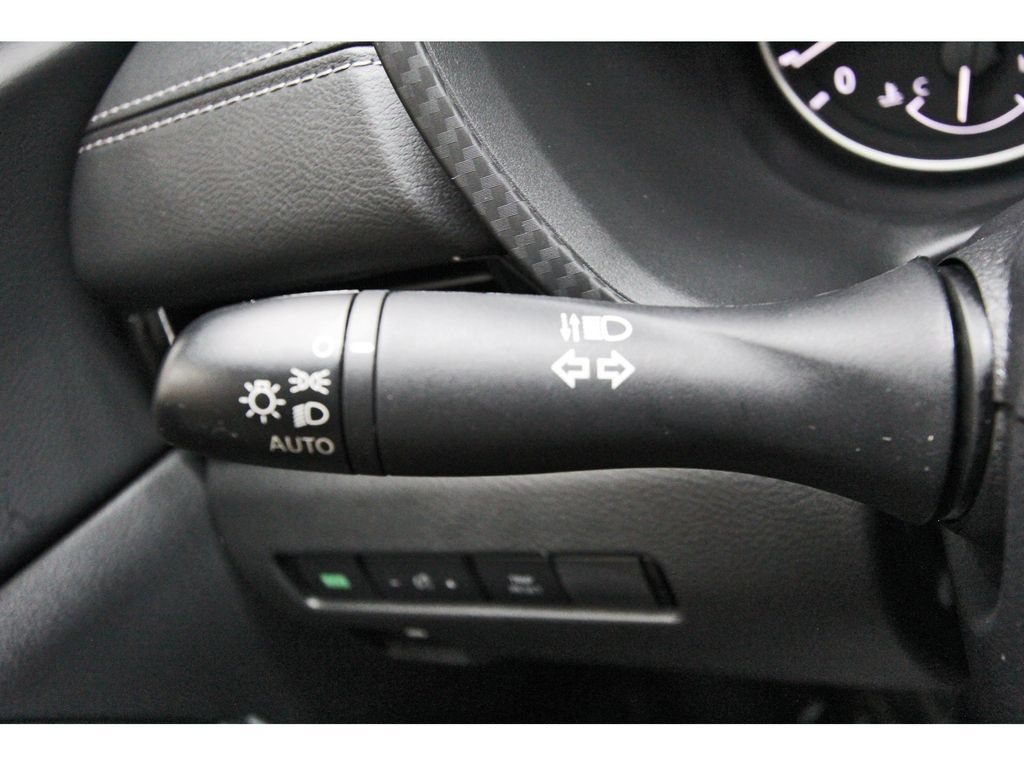 Used 2025 Nissan Sentra SV FWD image 15