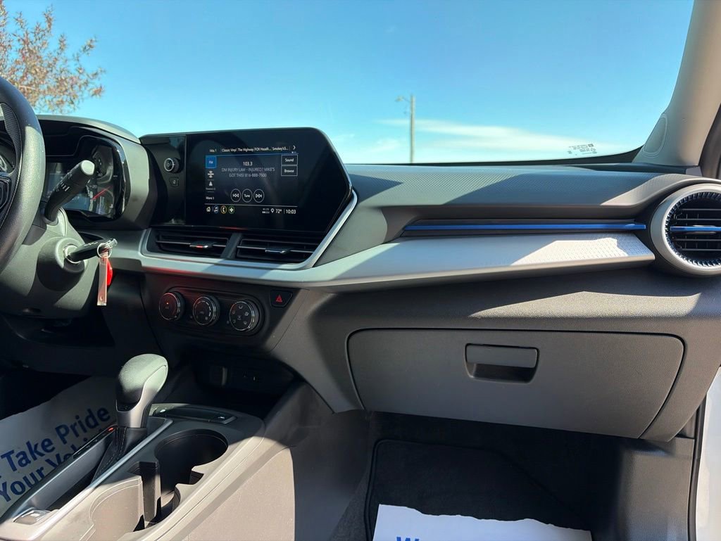 Used 2024 Chevrolet Trax LS w/ LS Convenience Package FWD image 28