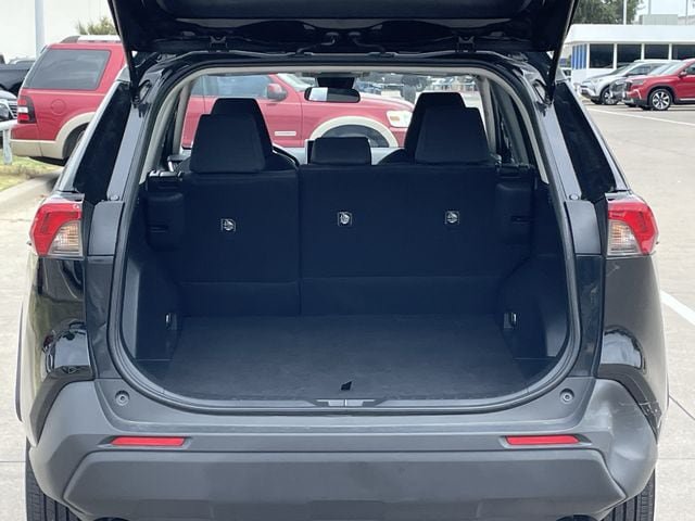 Used 2025 Toyota RAV4 LE AWD/4WD image 27