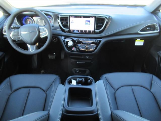 New 2026 Chrysler Pacifica Select FWD image 11