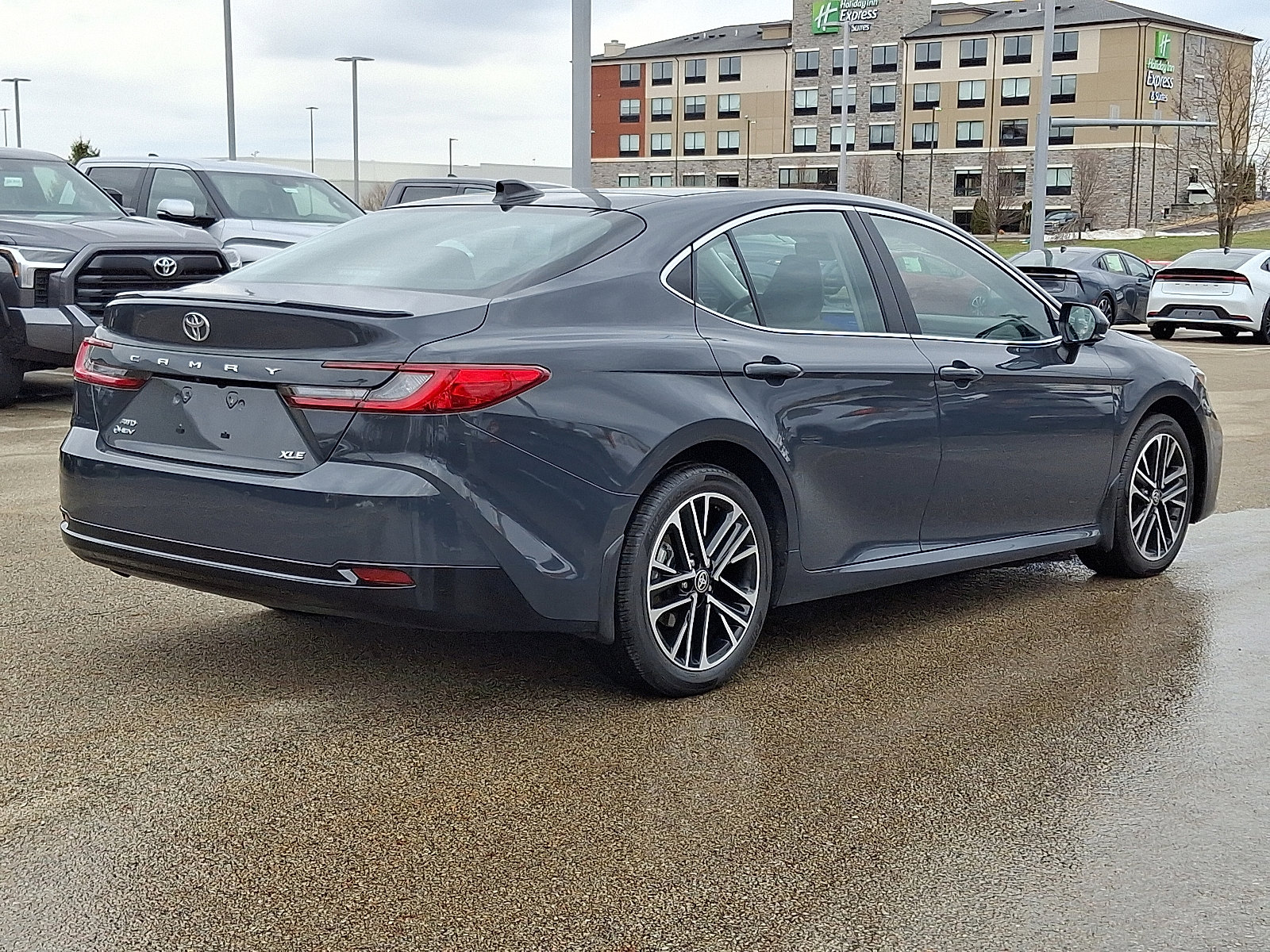 Used 2025 Toyota Camry XLE w/ Premium Plus Package image 6