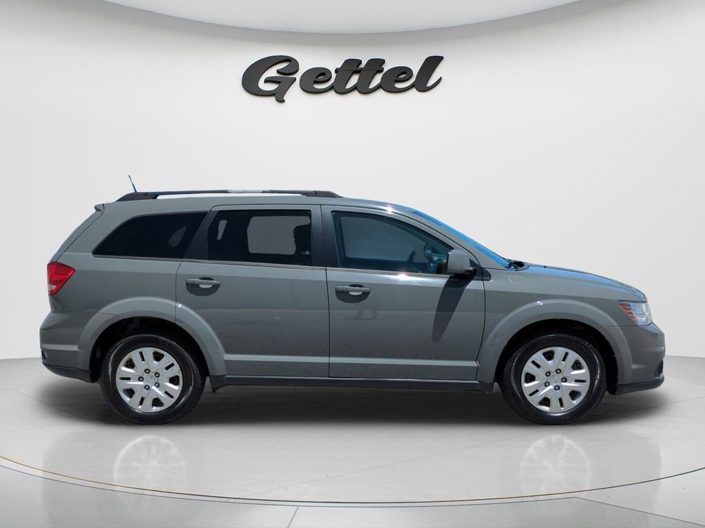 Used 2019 Dodge Journey SE w/ Premium Group image 4
