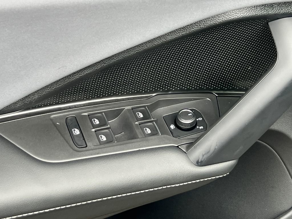 New 2026 Volkswagen Tiguan SE R-Line image 29