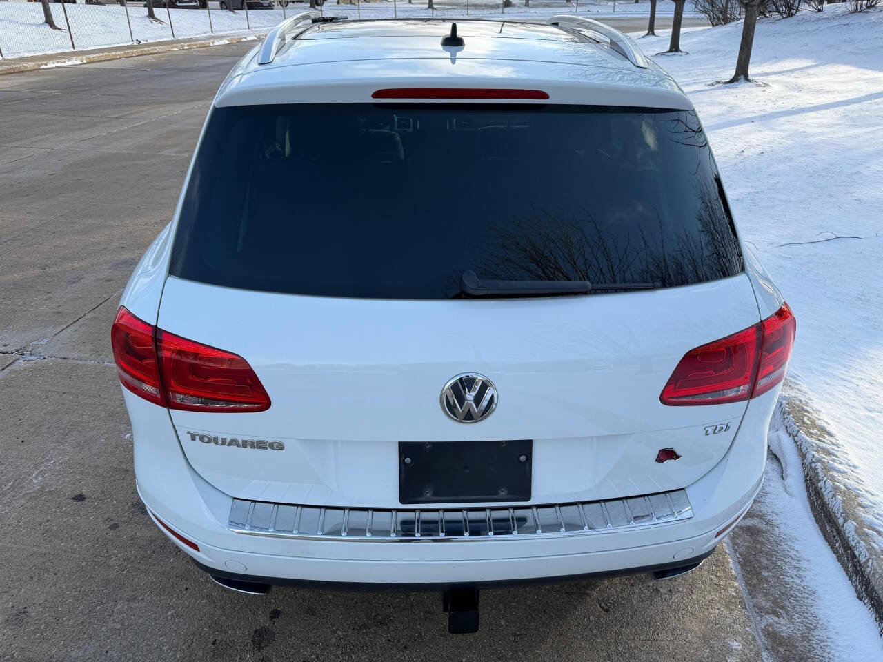 Used 2013 Volkswagen Touareg Sport image 6