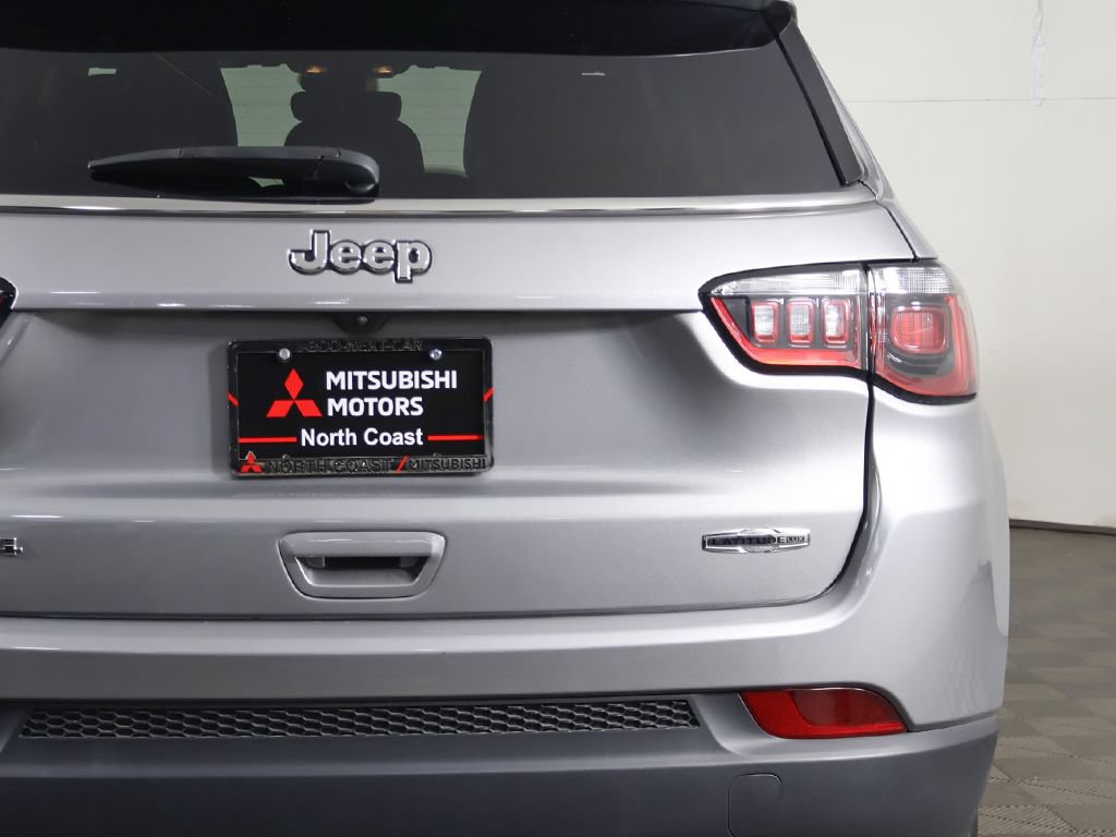 Used 2023 Jeep Compass Latitude AWD/4WD image 14