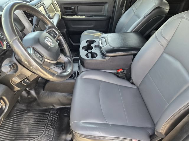 Used 2024 RAM 5500 Tradesman w/ Chrome Appearance Group AWD/4WD image 16