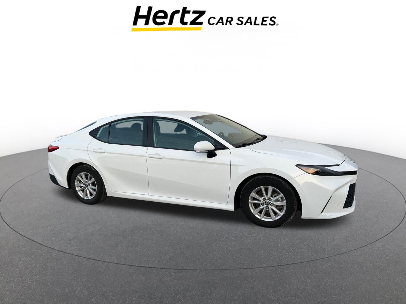 Used 2025 Toyota Camry LE image 1