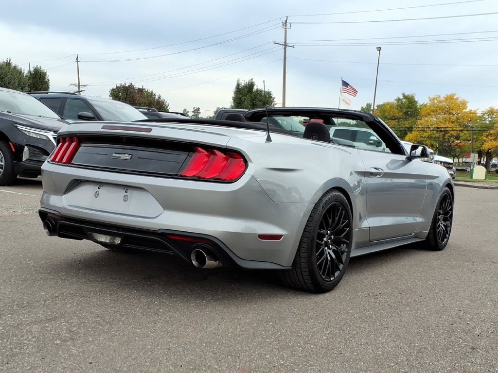 Used 2022 Ford Mustang Convertible RWD image 5